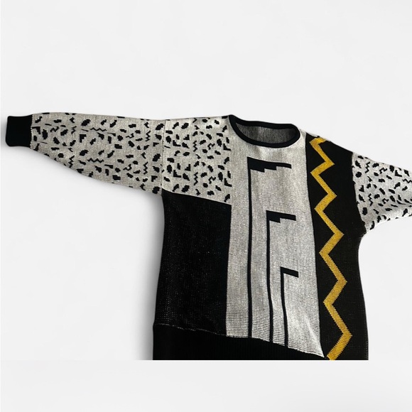 Retro Sweater - Picture 2 of 2